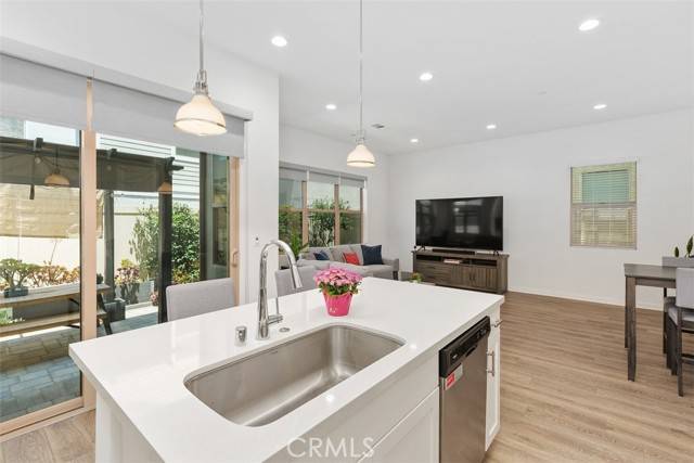 Corona, CA 92883,4235 Horvath Street #103