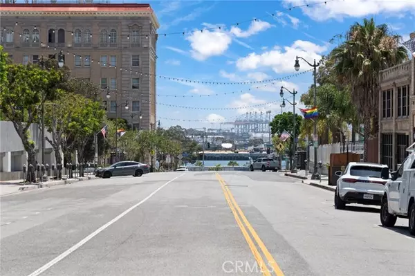 San Pedro (los Angeles), CA 90731,285 W 6th Street #527