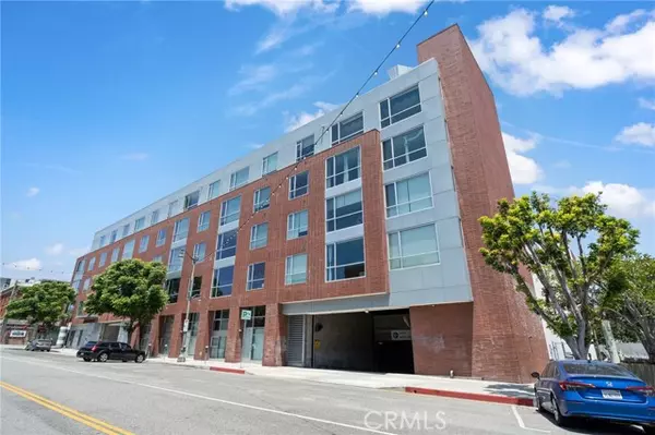 San Pedro (los Angeles), CA 90731,285 W 6th Street #527