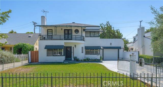 Santa Ana, CA 92706,2219 N Flower Street
