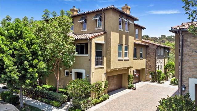 221 Lonetree, Irvine, CA 92603