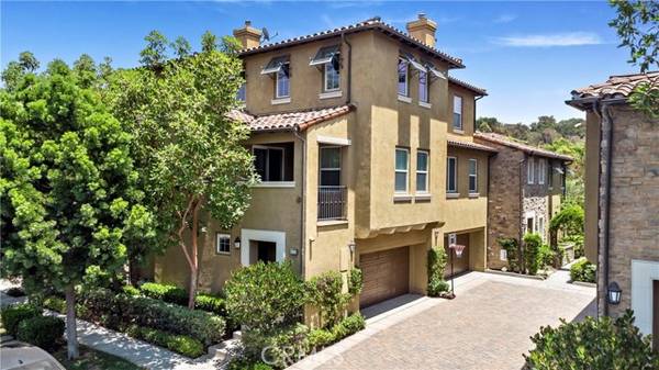 221 Lonetree, Irvine, CA 92603