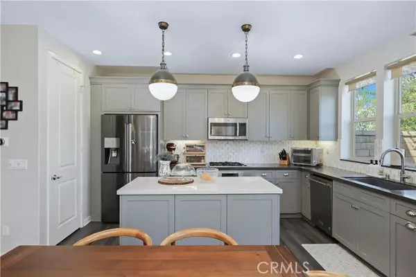 Lake Forest (el Toro), CA 92630,55 Fuchsia