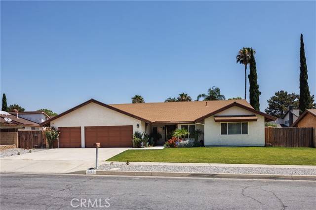 2051 N Orange Avenue, Rialto, CA 92377