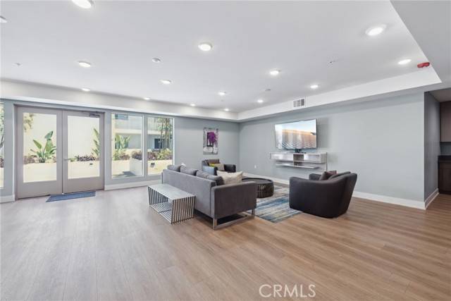 Glendale, CA 91205,518 E Windsor Road #304