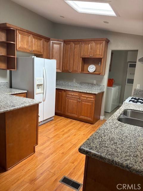 Irvine, CA 92618,14851 Jeffrey Road #66
