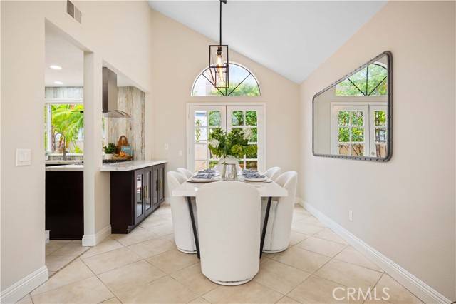 Irvine, CA 92614,20 Chenile