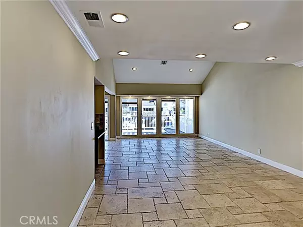 Oxnard, CA 93035,2030 Kingsbridge Way
