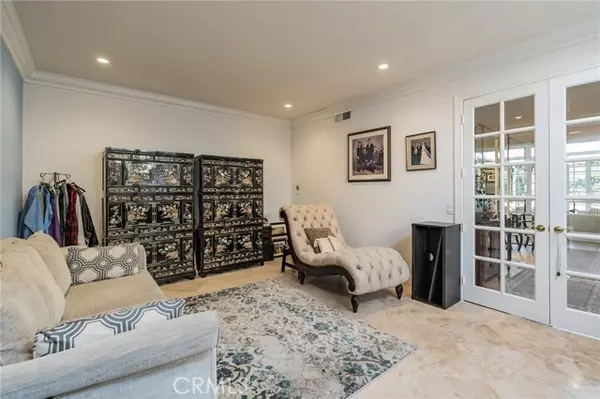 Irvine, CA 92612,3 Klamath