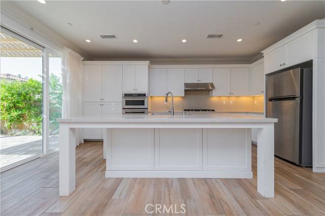 Irvine, CA 92620,111 Omar