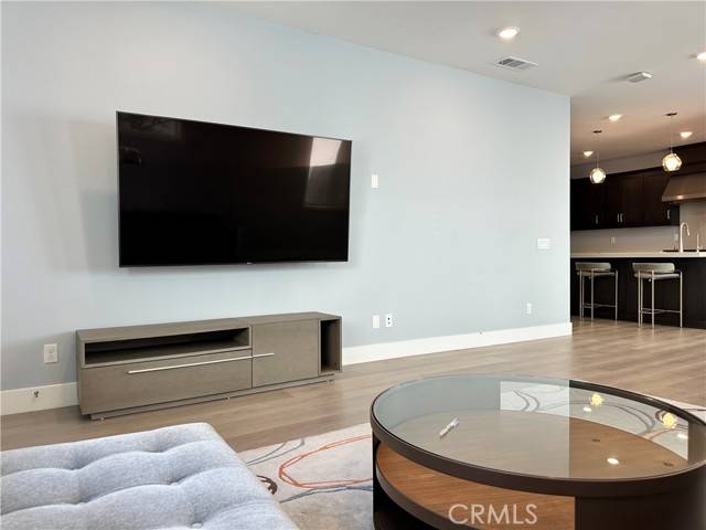 Tustin, CA 92782,80 Ballast