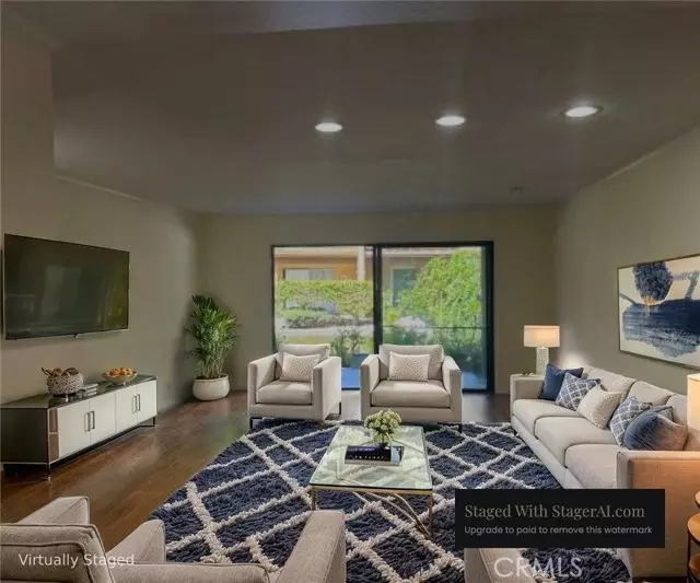 Irvine, CA 92618,124 Tangelo #390