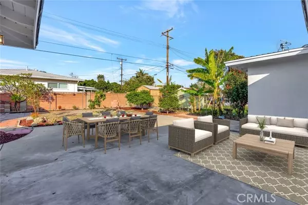 Orange, CA 92867,217 E Mayfair
