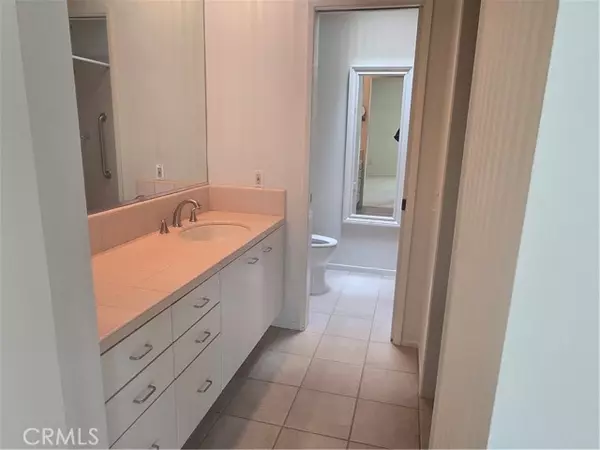 Huntington Beach, CA 92646,8566 Larkhall Circle #808A