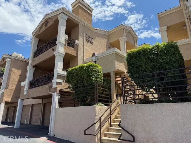 Carlsbad, CA 92009,3211 Sello Lane #100