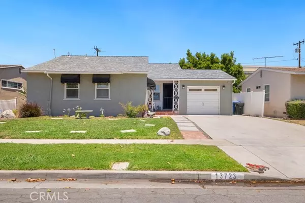 Whittier, CA 90605,13723 Oak Street
