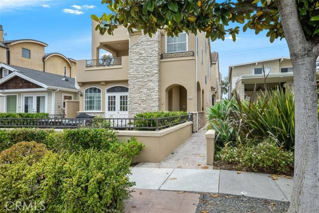 505 Marigold Avenue, Corona Del Mar (newport Beach), CA 92625