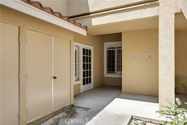 Tustin, CA 92782,239 Gallery Way