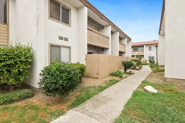 Santa Ana, CA 92704,2511 W Sunflower Avenue #F11