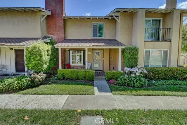 17077 Los Modelos Street, Fountain Valley, CA 92708