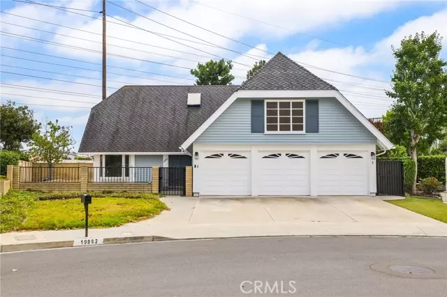 19082 Plum Tree Lane, Huntington Beach, CA 92646
