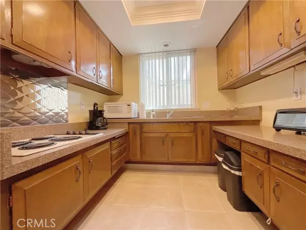 Laguna Woods, CA 92637,221 Avenida Majorca #C
