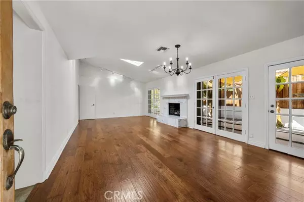Woodland Hills (los Angeles), CA 91364,22232 Buena Ventura St