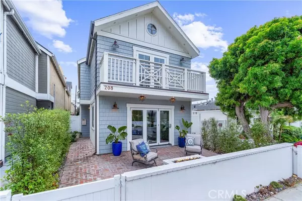 208 Indianapolis Avenue, Huntington Beach, CA 92648