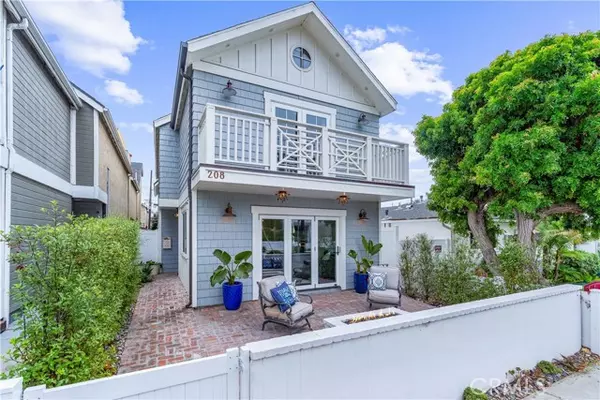 208 Indianapolis Avenue, Huntington Beach, CA 92648