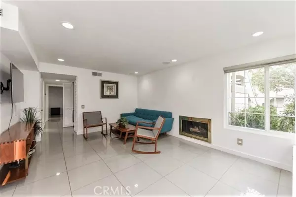 Irvine, CA 92612,53 Oxford #14