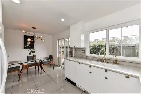 Irvine, CA 92612,53 Oxford #14