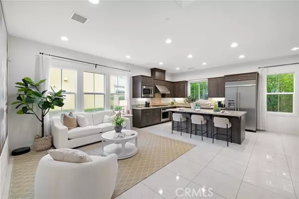 Lake Forest (el Toro), CA 92630,37 Castellana