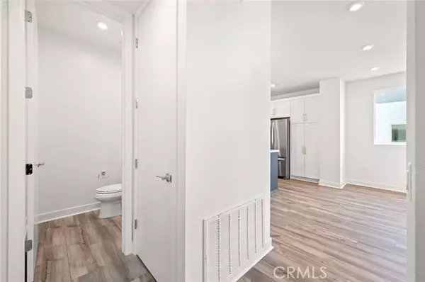 Santa Ana, CA 92705,609 S Lyon St