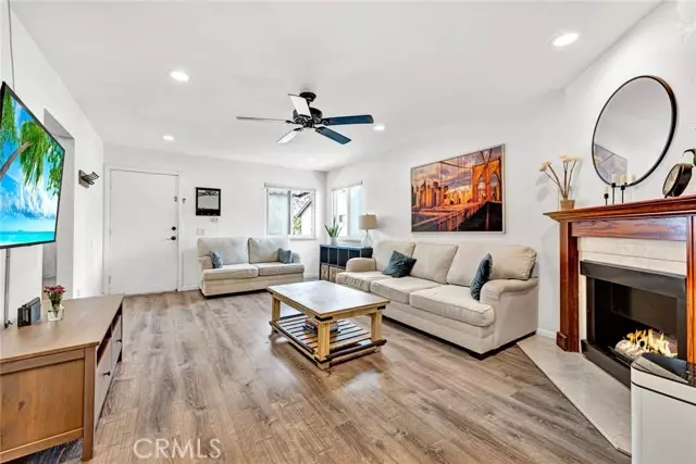 215 E Taft Avenue #4, Orange, CA 92865