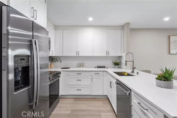 Carlsbad, CA 92008,664 Tamarack Avenue #6