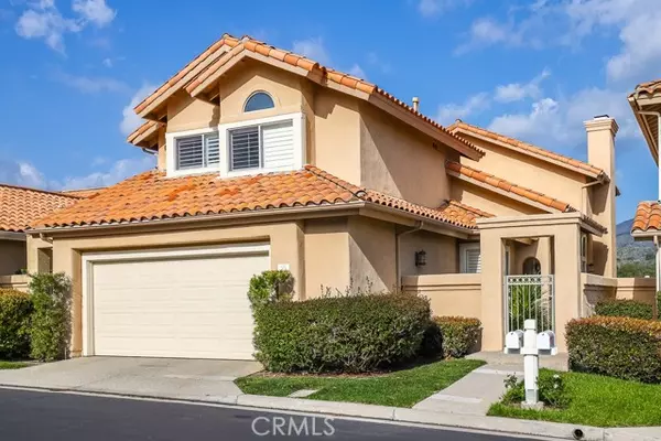 58 Via Candelaria, Laguna Hills, CA 92679