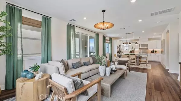 Valencia (santa Clarita), CA 91381,27463 Sand Almond Way