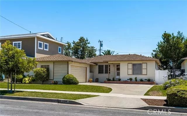Orange, CA 92867,1124 E Lomita Avenue