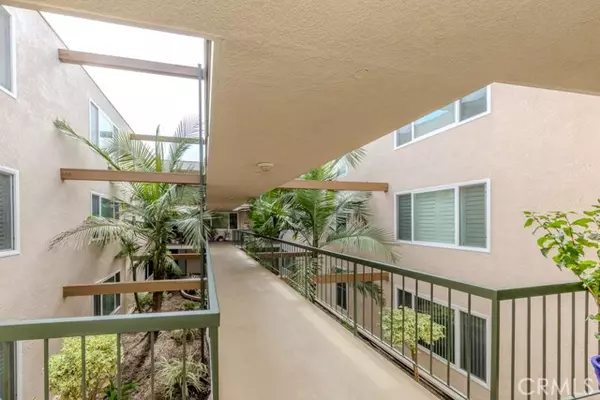 Long Beach, CA 90803,210 Grand Avenue #201