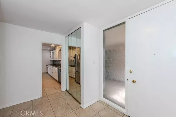 Long Beach, CA 90803,210 Grand Avenue #201