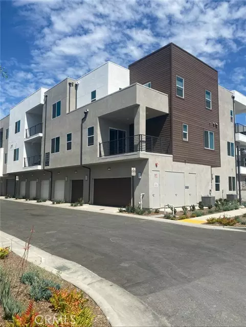 Irvine, CA 92618,527 Mulligan
