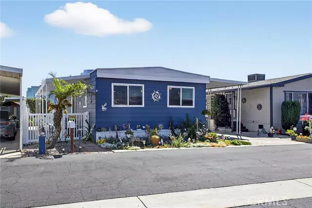 Westminster, CA 92683,15621 Beach Blvd. #121