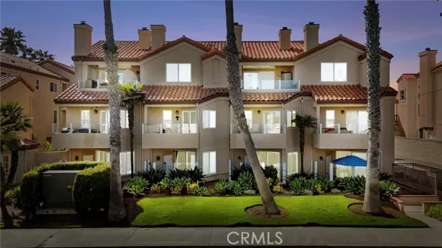 2000 Pacific Coast #102, Huntington Beach, CA 92648