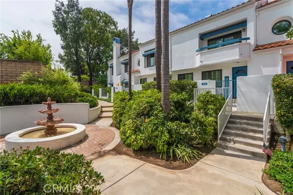 19561 Pompano Ln #104, Huntington Beach, CA 92648