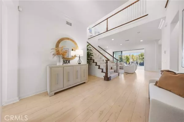 Lake Forest (el Toro), CA 92630,14 Snowberry