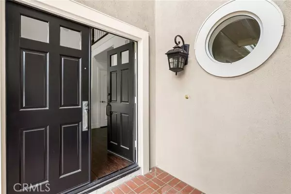 Tustin, CA 92782,2201 Marselina