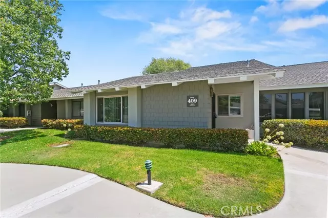 8777 Tulare Drive #409B, Huntington Beach, CA 92646