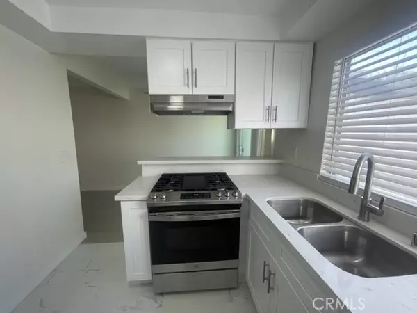 Huntington Beach, CA 92647,17061 Grove #C