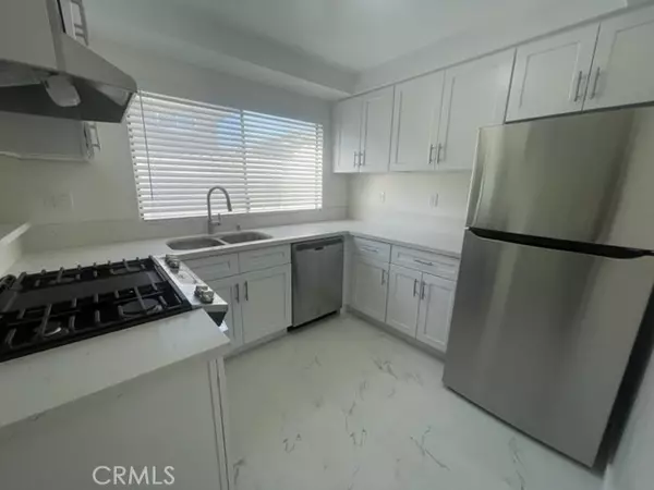 Huntington Beach, CA 92647,17061 Grove #C