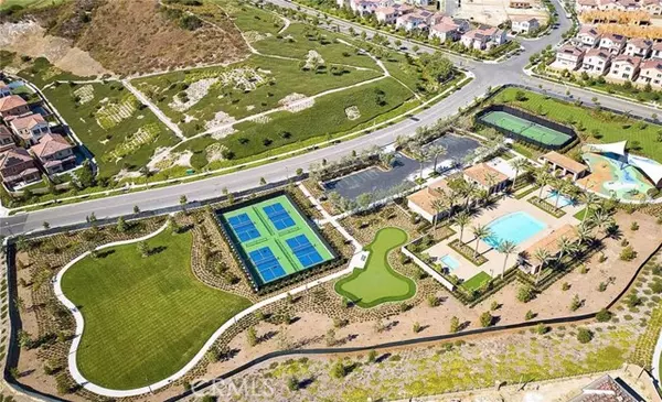 Irvine, CA 92618,118 Oakstone